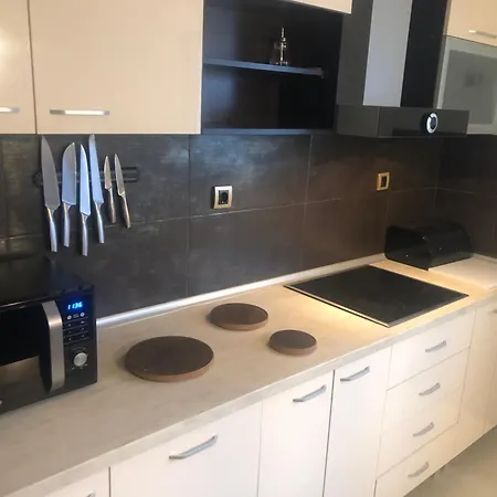 Cozy 150m2 , 2 Parking Places Belgrade